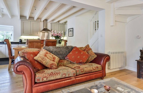 Blackburn House | Wonderful villa for 3 people with WIFI, TV and pets allowed