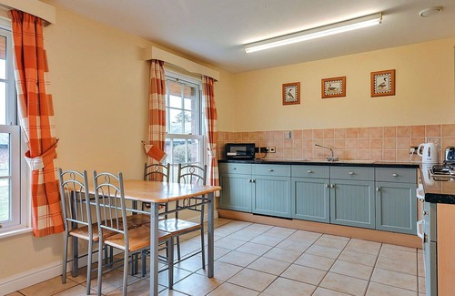 Church Stretton House | Wonderful villa for 4 guests with WIFI, TV and pets allowed