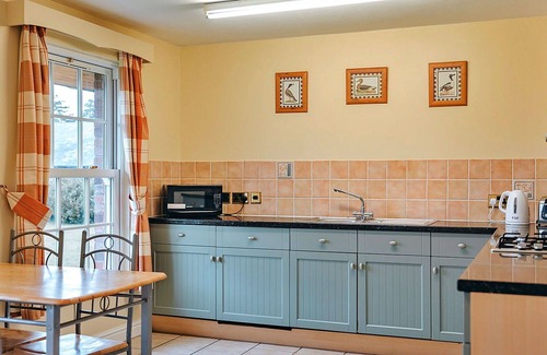 Church Stretton House | Wonderful villa for 4 guests with WIFI, TV and pets allowed