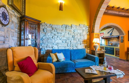 Fucecchio Villa | Wonderful villa for 4 guests with WIFI, private pool and TV