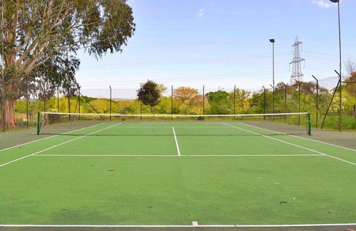 Liverton House | Wonderful villa for 6 guests with pool, WIFI, hot tub