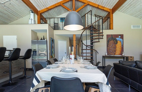 Moliets-et-Maa House | Wood & Design Villa with Heated Pool between Forest, Golf, and Ocean – Moliets, Sleeps 10