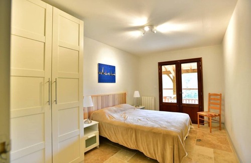 Les Artigues-de-Lussac House | Wood house in the heart of nature