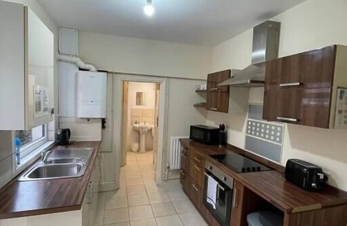 Kettering Apartment | Wood Street Corporate House