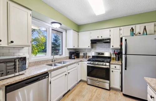 Woodbury Apartment | Woodbury Place 4 BR, close St Paul, Stillwater