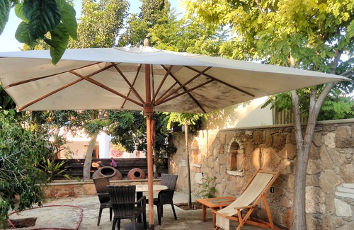 Chlorakas House | Wooden House - Garden, Free Parking