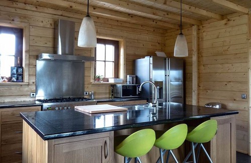 Linde Villa | Wooden Villa Dirk with Wi-Fi, Garden, Balcony, Terrace & Sauna