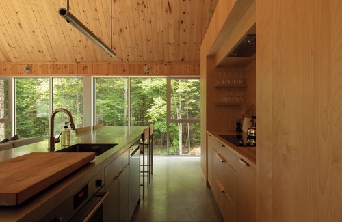 Rawdon Ski Chalet | Woodland Chalet Spa Sauna Trails & Lake Firepit