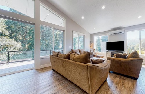 Beaver House | Woodland Oasis