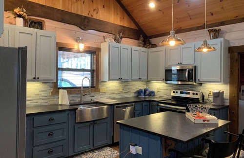 Morganton Cottage | WOODSIDE COTTAGE, a charming cabin in a gated community Blue Ridge Mtns of N.GA.