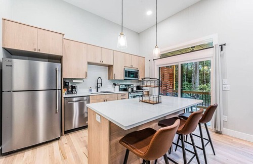 Scottsville House | Woodside Retreat-B: Modern Home