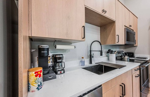 Scottsville House | Woodside Retreat-B: Modern Home