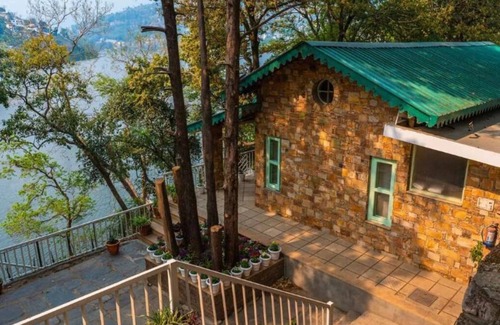 Bhimtal Villa | Woodsmoke By Ebony Stays – 9BHK Luxury Lake View Villa in Bhimtal