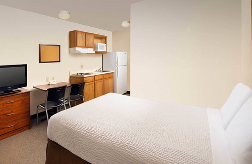 Broadmoor Hotel | WoodSpring Suites Baton Rouge East I-12