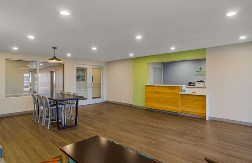 Orange Park Hotel | WoodSpring Suites Jacksonville Orange Park