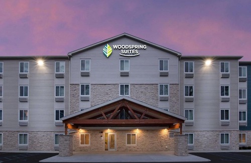 Merrillville Hotel | WoodSpring Suites Merrillville