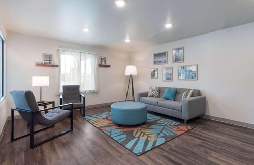 Bensalem Hotel | WoodSpring Suites Philadelphia Northeast