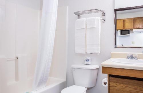 Texas City Hotel | WoodSpring Suites Texas City