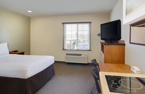 Camp Springs Hotel | WoodSpring Suites Washington DC Andrews AFB
