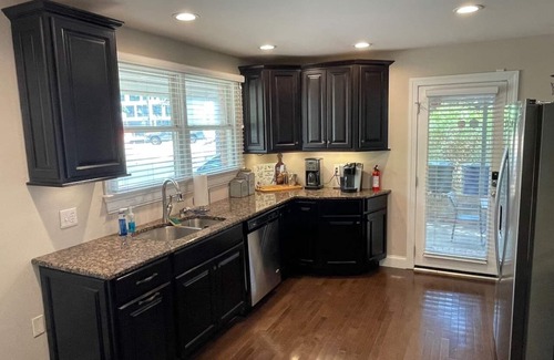 North Hills House | Work & Play In North Hills | Shop, Dine, & Relax