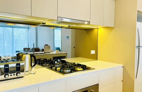 Rouse Hill Apartment | Work, Rest, Commute – All in One | 5 Mins to Tallawong Metro