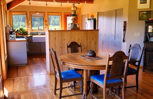 Butte Falls House | working cattle ranch 1 hour from Crater Lake National Park