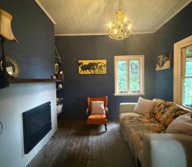 Exeter House | Workmans Cottage