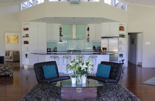 Caffreys Flat House | World Famous Rotating house, Riverfront on 40acre, pet friendly, sleeps up to 14