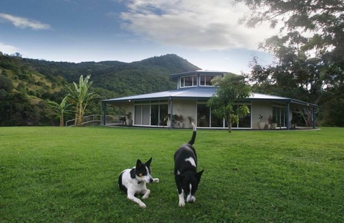 Caffreys Flat House | World Famous Rotating house, Riverfront on 40acre, pet friendly, sleeps up to 14