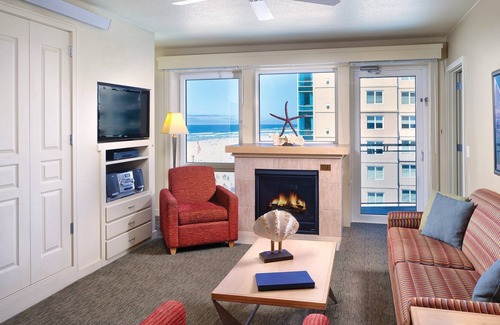 Seaside Gilbert District House | Worldmark Seaside Deluxe Unit Top 4 floors! Jetted tub, Great Pool! The Best!