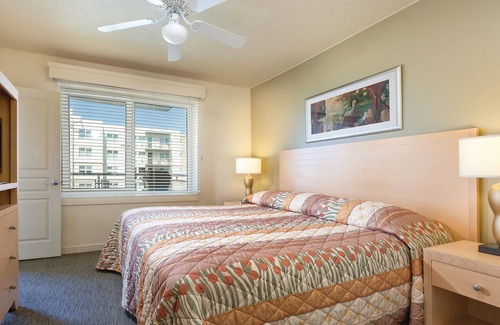 Seaside Gilbert District House | Worldmark Seaside Deluxe Unit Top 4 floors! Jetted tub, Great Pool! The Best!