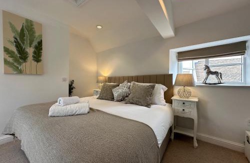 Stamford House | Wothorpe House, 4 bed, Stamford Centre by Belmont Places