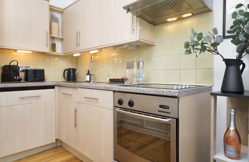 Soho Apartment | WOW! 2BEDR/3BEDS PERFECT CENTRAL LOCATION