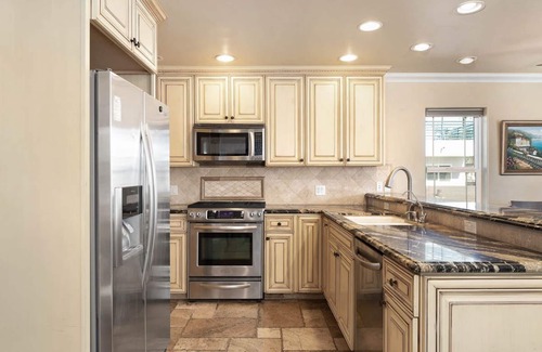 South Mission Beach House | WOW…6BR ! S. Mission Beach AC 4 Houses to beach Pet friendly