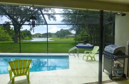 Carrollwood House | WOW - like staying in a park: beautiful lakefront, private heated pool in Tampa!
