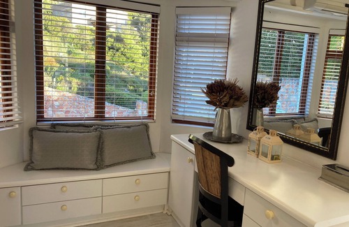Clovelly Villa | Wow! Lovely large Luxury Villa - perfect for large group
