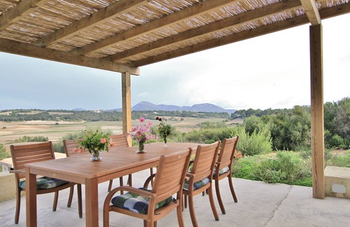 Manacor Cottage | WOW! OFFERS. EXPERIENCE IT WITH FAMILY, FRIENDS, A PRIVATE POOL, AND MORE.
