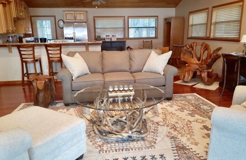 Salt Springs Cabin | Wow! Spectacular Lakefront Cabin with Hot Tub and Kayaks!