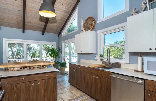 Englewood House | WOW! THE ULTIMATE LUXURY BEACH FRONT HOME with FULL PRIVATE GULF FRONT BEACH!