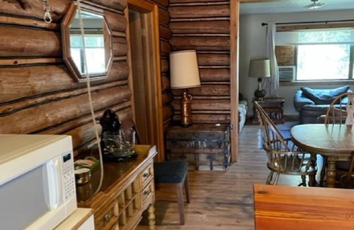 Condon Cabin | Wrangler Log Cabin Sleep 8