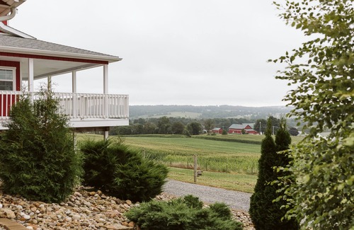 Dundee Cottage | Wrap Around Decks w/Beautiful View & Hot Tub