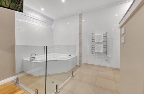 Marysville Bed & Breakfast | Wrenfield Cottages