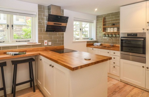 Slapton Cottage | WRENS NEST, pet friendly, with a garden in Slapton