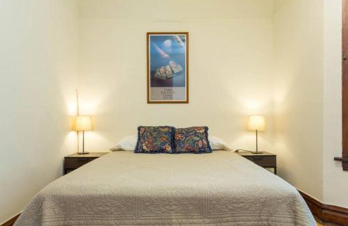 Lakeview Apartment | Wrigley Oasis! Steps from the Field! - 3BD 1BA