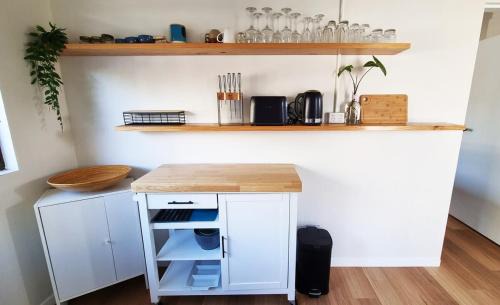 Wurtulla Apartment | Wurtulla Guesthouse, Modern & Tranquil