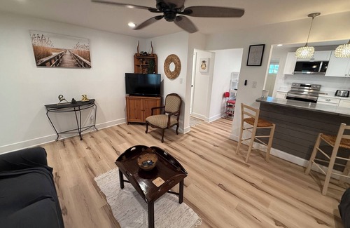 Middleway House | WV Cozy Cabin Summit Point Races