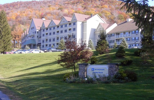 Hancock Condo | Wyndham Bentley Brook at ski in/ski out Jiminy Peak