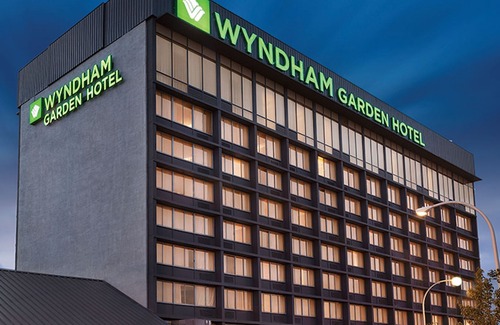 Downtown Niagara Falls Hotel | Wyndham Garden at Niagara Falls