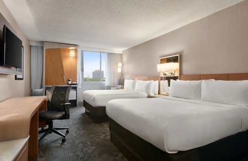 Downtown Niagara Falls Hotel | Wyndham Garden at Niagara Falls