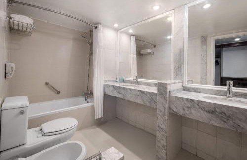 Santiago Hotel | Wyndham Garden Santiago Kennedy